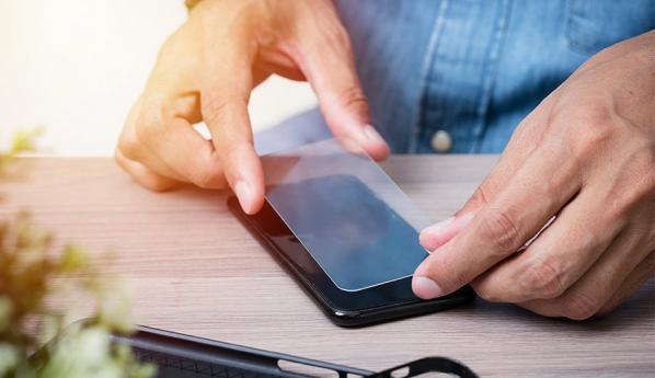 خرید گلس گوشی برای تمامی مدل های موبایل زیر قیمت بازار