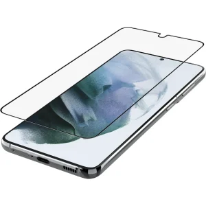 گلس نانو گیمینگ نصبشده روی گوشی موبایل، با وضوح بالا و حساسیت لمسی مناسب برای بازیهای موبایلی