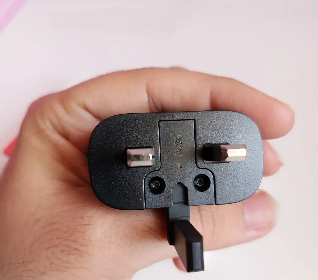 تفاوت ظاهری شارژر اصلی و فیک ۴۵ واتی سامسونگ S25 اولترا