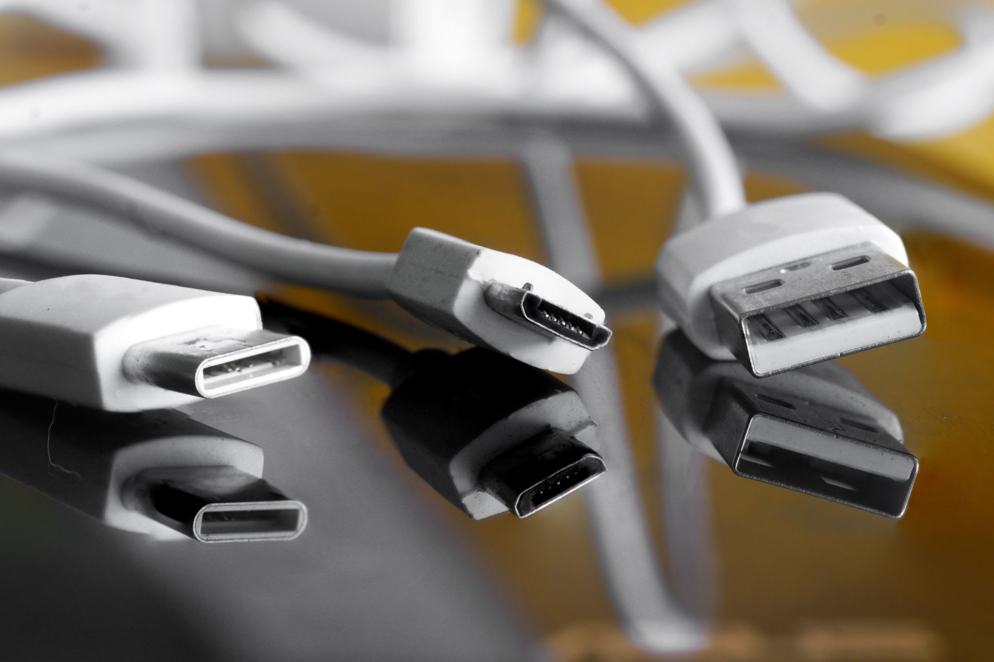 مقایسه کانکتورهای USB Type-C، Micro USB و Type-A برای انواع گوشی‌ها
