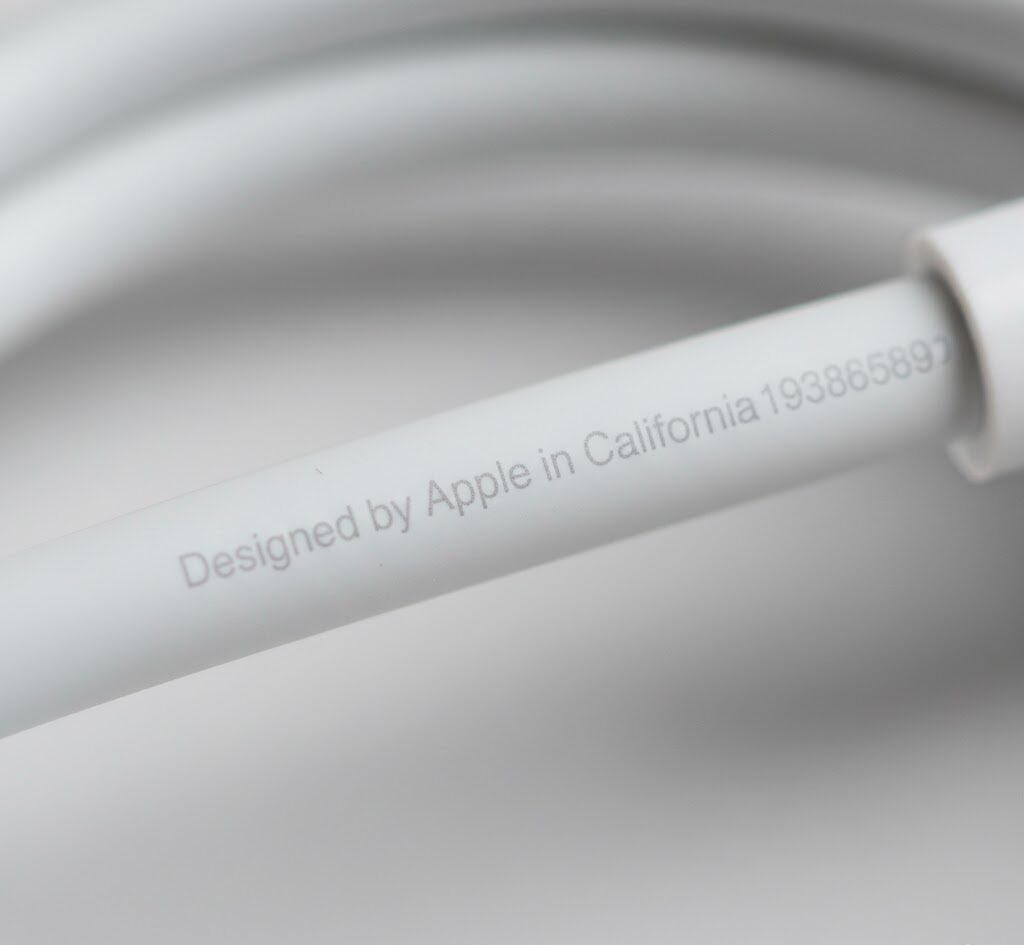بررسی نوشته Designed by Apple روی بدنه برای تشخیص کابل اصلی آیفون
