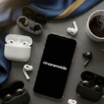 مجموعه‌ای از بهترین هندزفری بلوتوثی پرفروش در بازار ایران شامل برندهای اپل، سامسونگ و انکر.